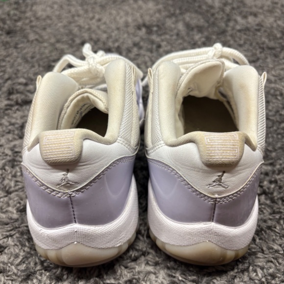 Air Jordan 11 Retro Low Pure Violet Women's Size 8.5 Pre-Owned, Great Condition - Picture 3 of 6